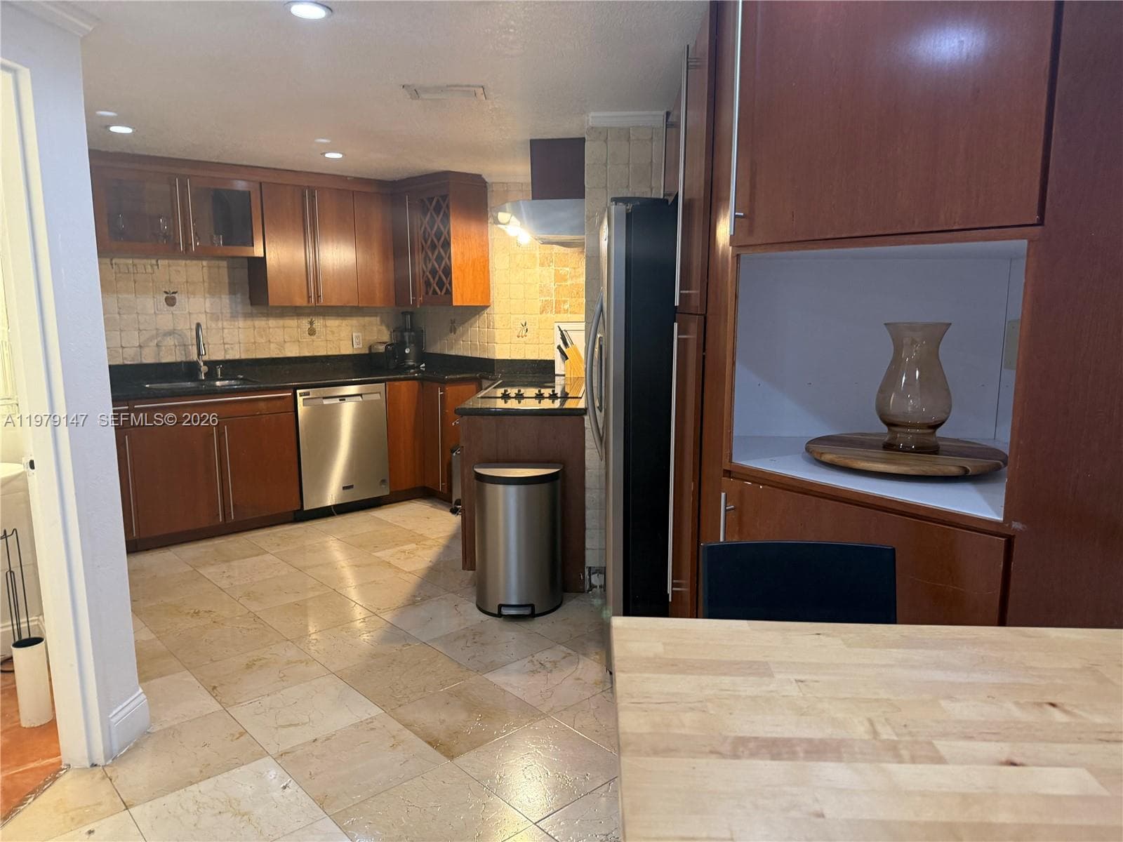 801 Brickell Bay Dr # 470, Miami FL 33131 — 17