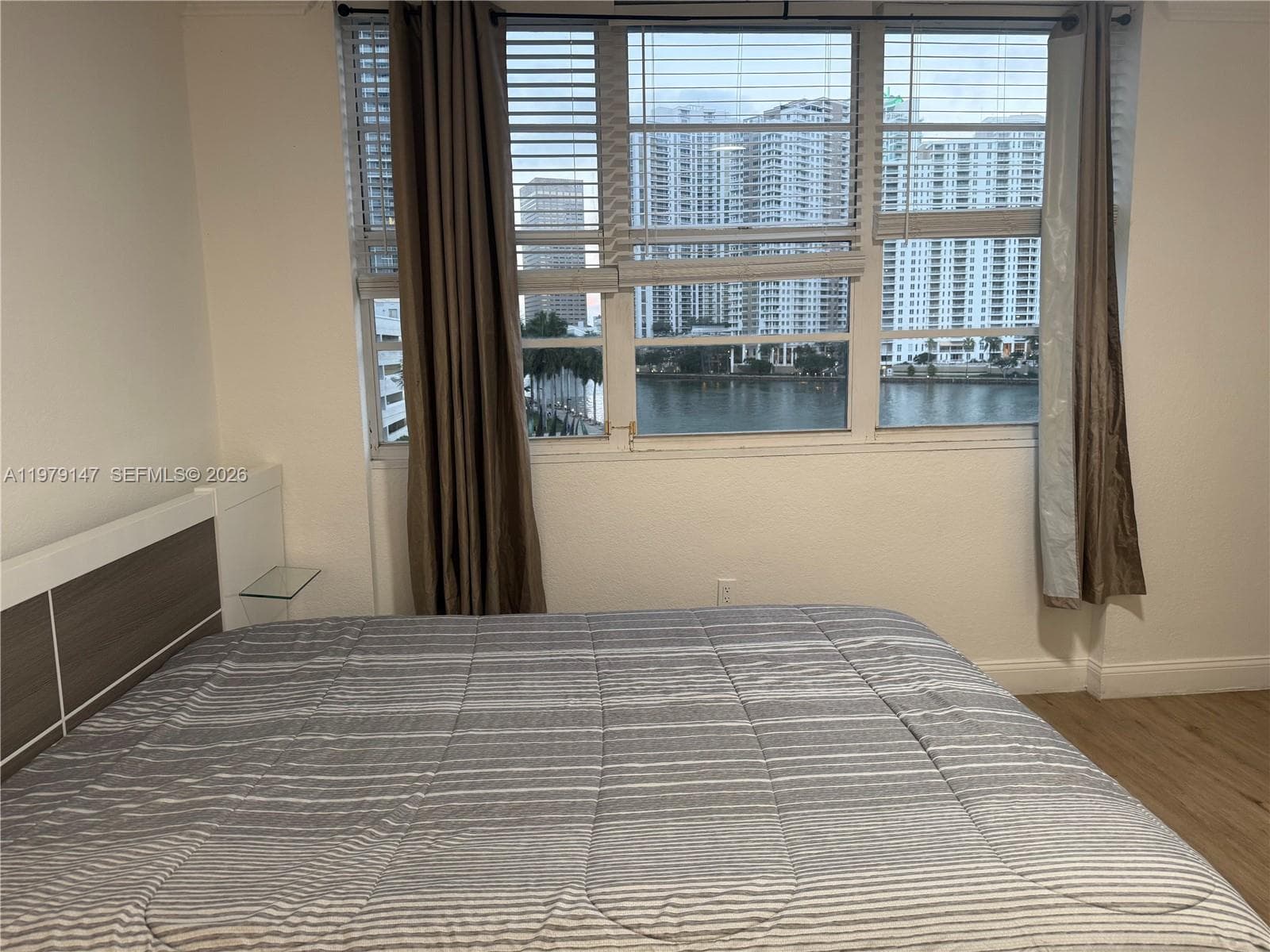 801 Brickell Bay Dr # 470, Miami FL 33131 — 20