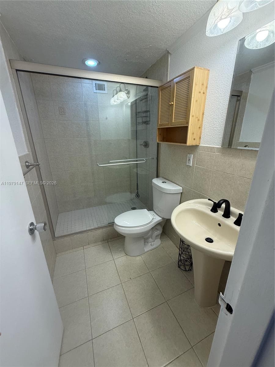 801 Brickell Bay Dr # 470, Miami FL 33131 — 9