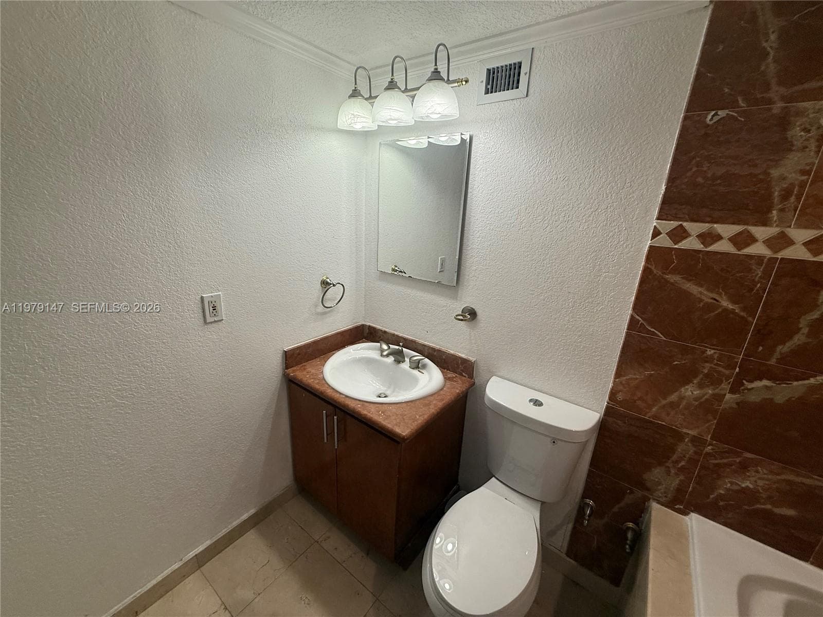 801 Brickell Bay Dr # 470, Miami FL 33131 — 33