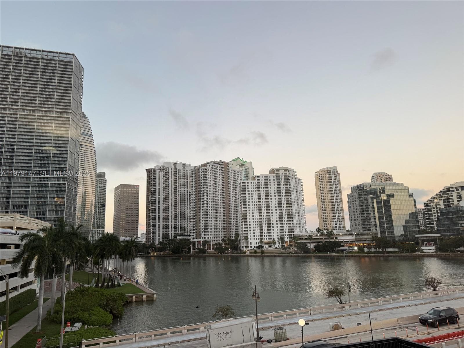 801 Brickell Bay Dr # 470, Miami FL 33131 — 37