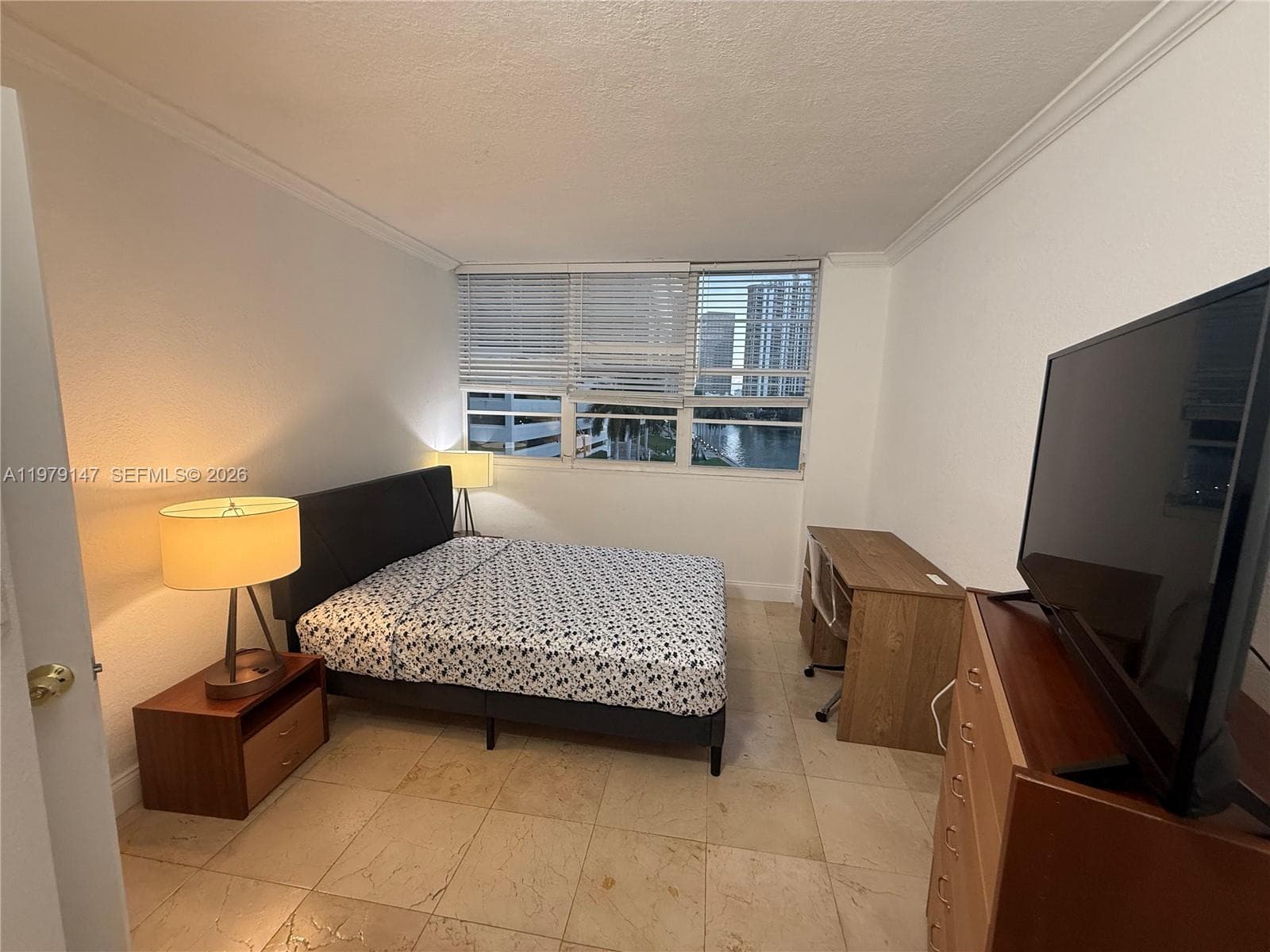 801 Brickell Bay Dr # 470, Miami FL 33131 — 35