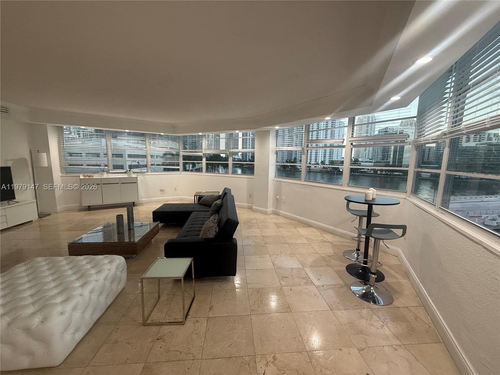801 Brickell Bay Dr # 470, Miami FL 33131 — 25