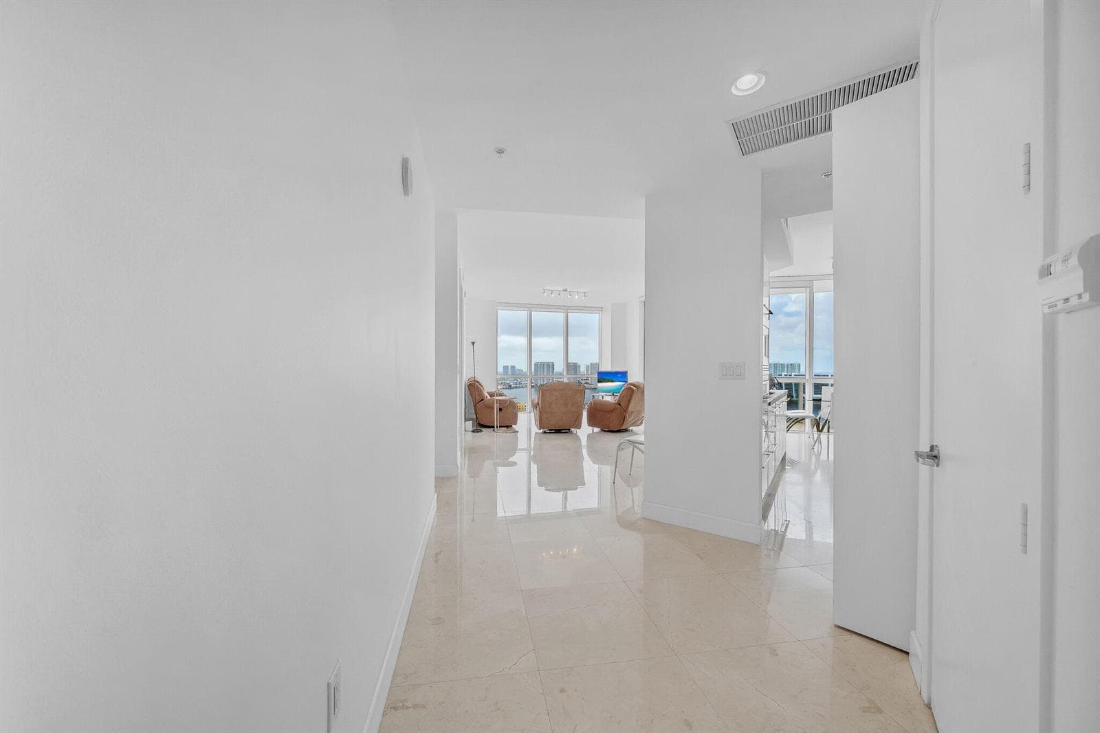 18201 Collins Avenue # 3301a, Sunny Isles Beach FL 33160 — 24