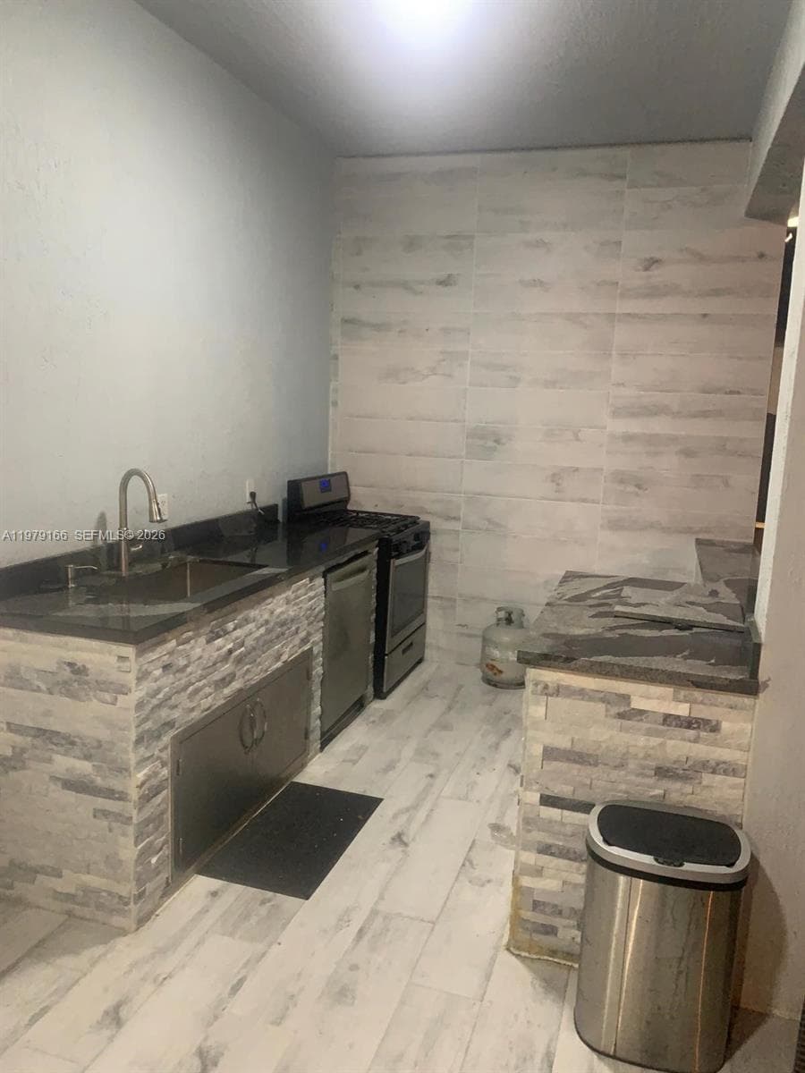 1720 NW 110th Ter, Miami FL 33167 — 14