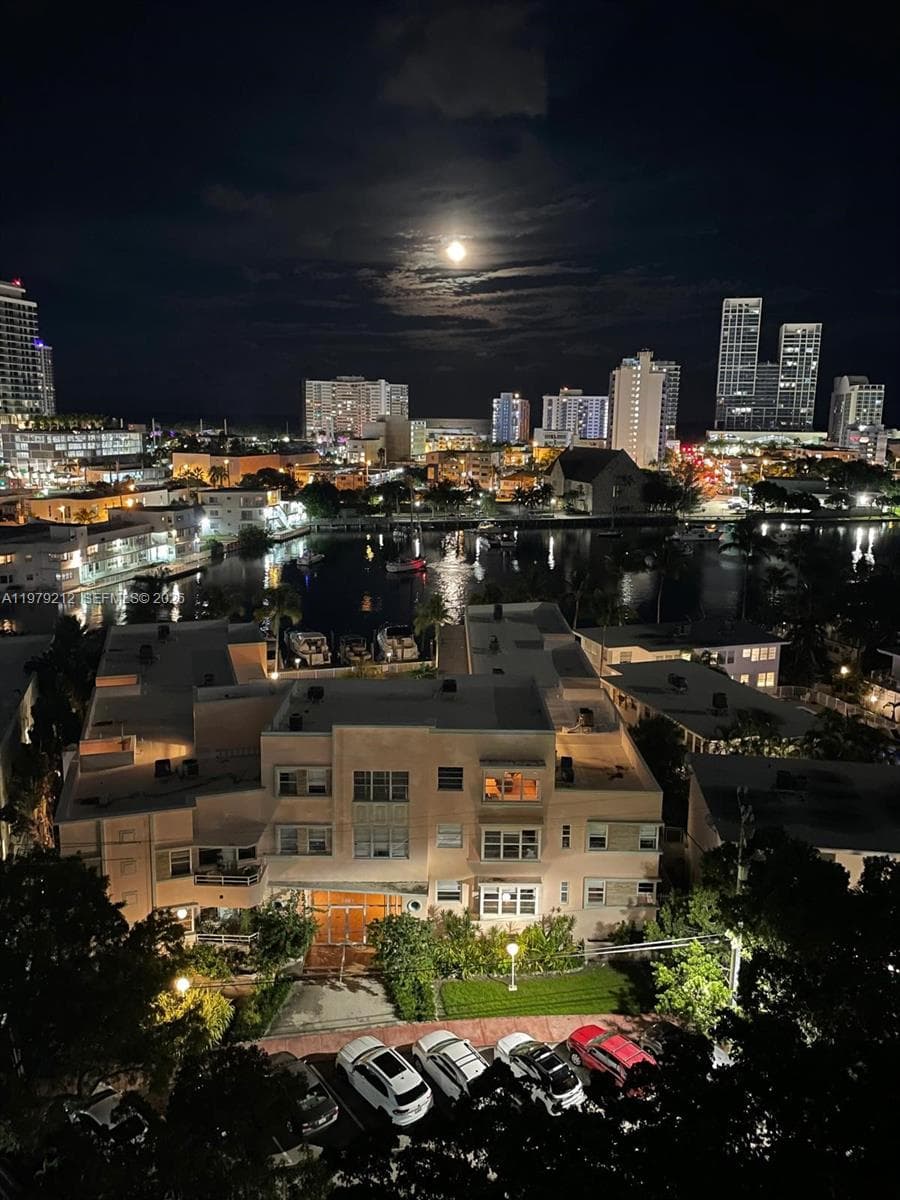 6900 Bay Dr # 10H, Miami Beach FL 33141 — 33
