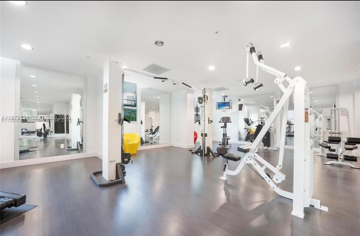 234 NE 3rd St # 608, Miami FL 33132 — 20