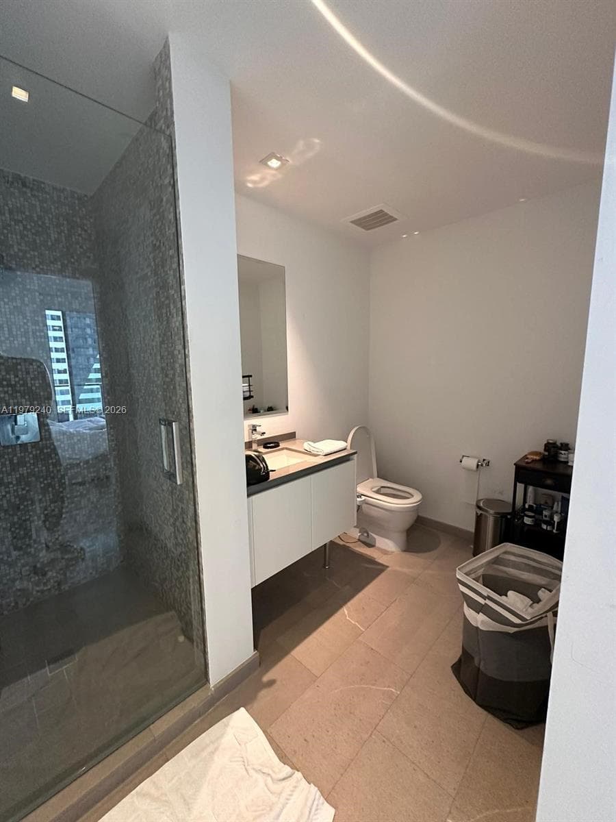 88 SW 7th St # 810, Miami FL 33130 — 6