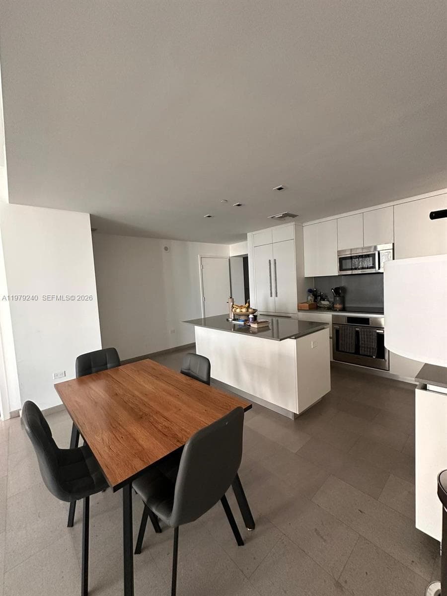 88 SW 7th St # 810, Miami FL 33130 — 11