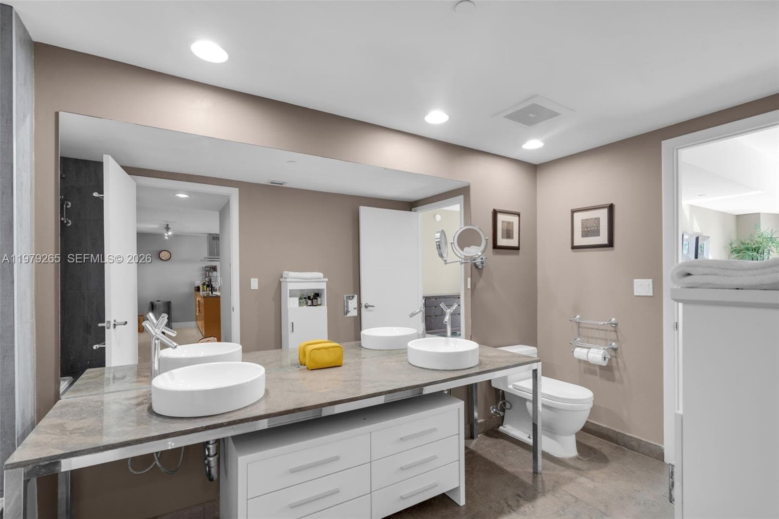 495 Brickell Ave # 2909, Miami FL 33131 — 16