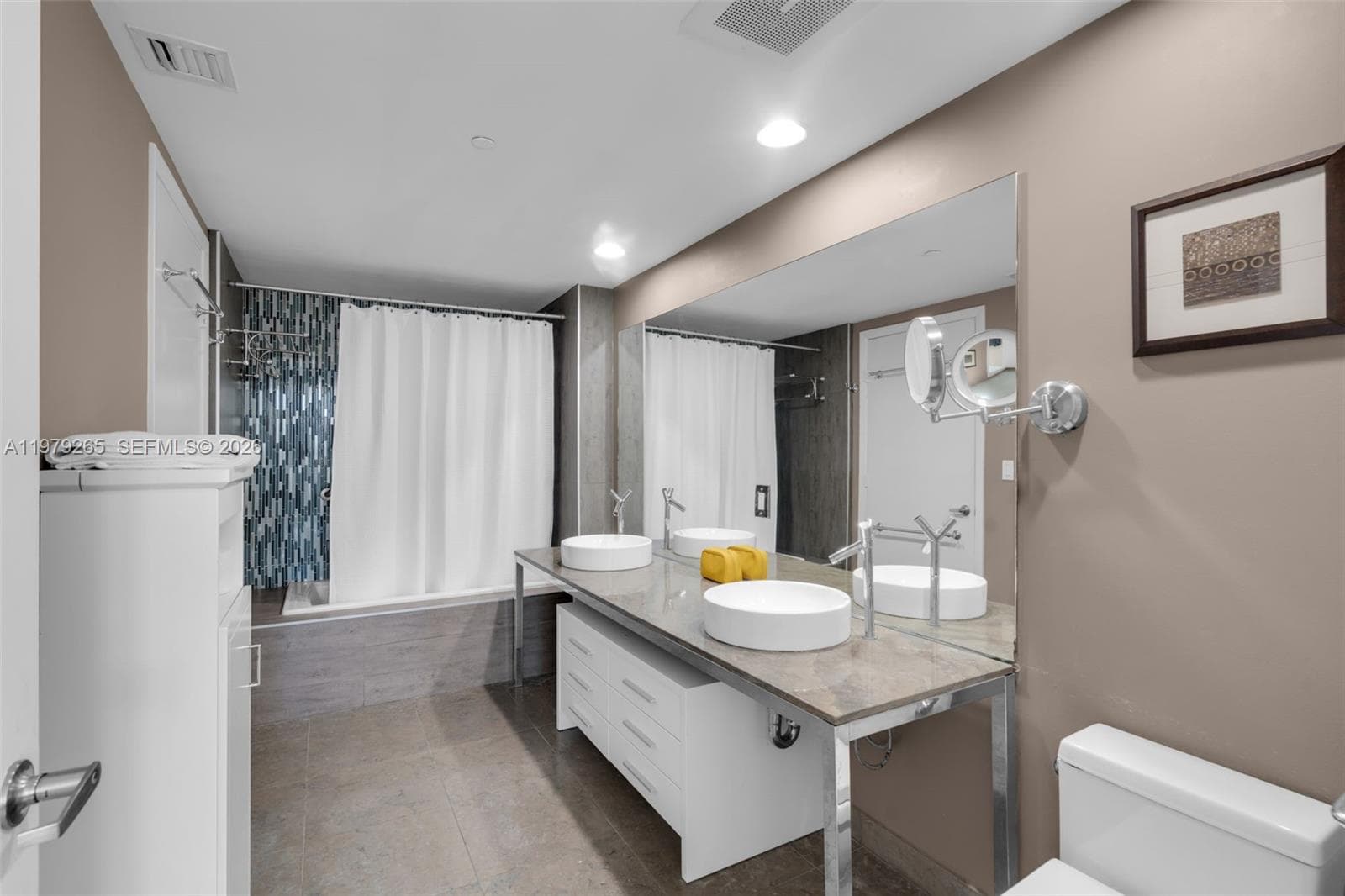 495 Brickell Ave # 2909, Miami FL 33131 — 15