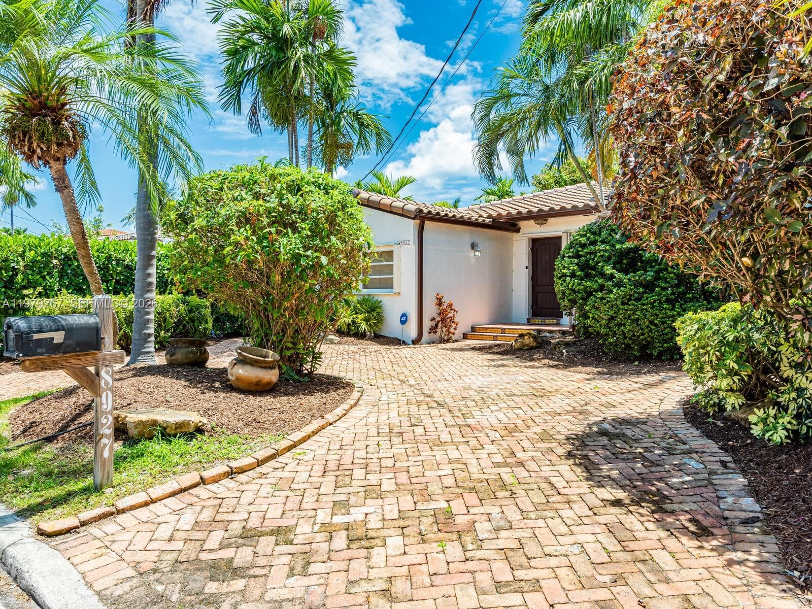 8927 Hawthorne Ave, Surfside FL 33154 — 4