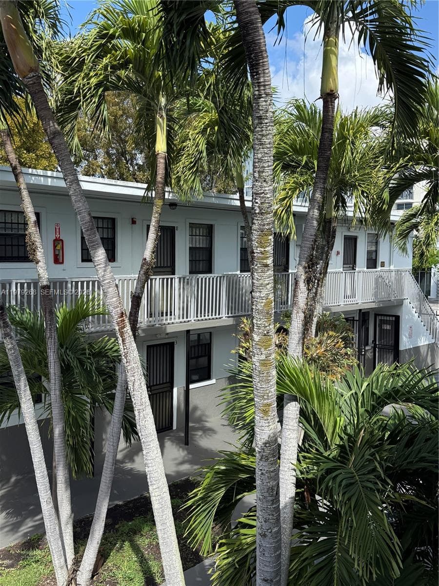3616 Grand Ave # 7, Miami FL 33133 — 2