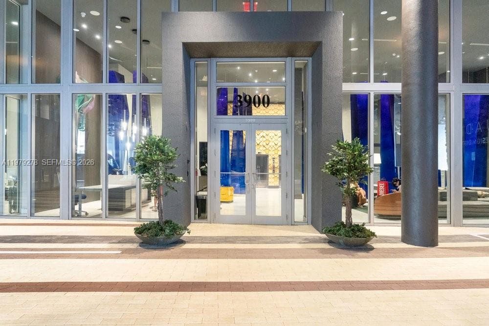 3900 Biscayne Blvd # 1101, Miami FL 33137 — 33