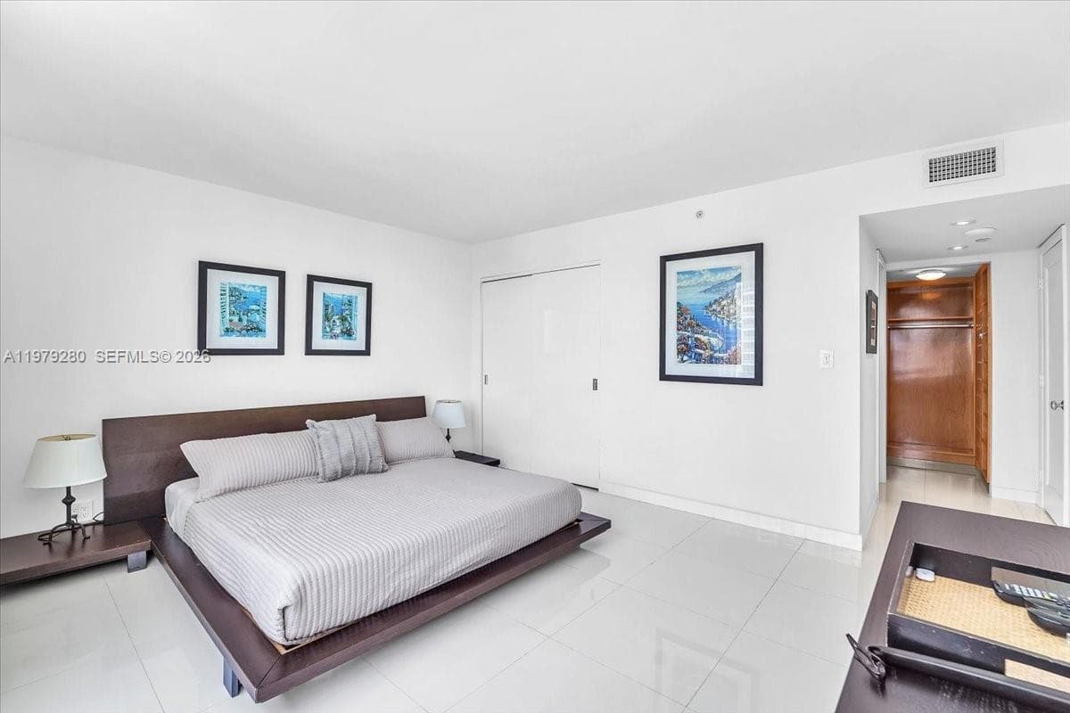 400 S Pointe Dr # 1910, Miami Beach FL 33139 — 27