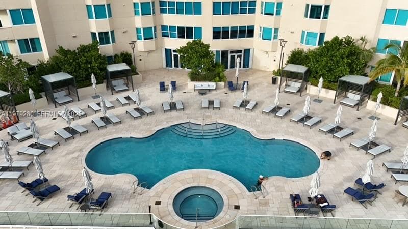 400 S Pointe Dr # 1910, Miami Beach FL 33139 — 42