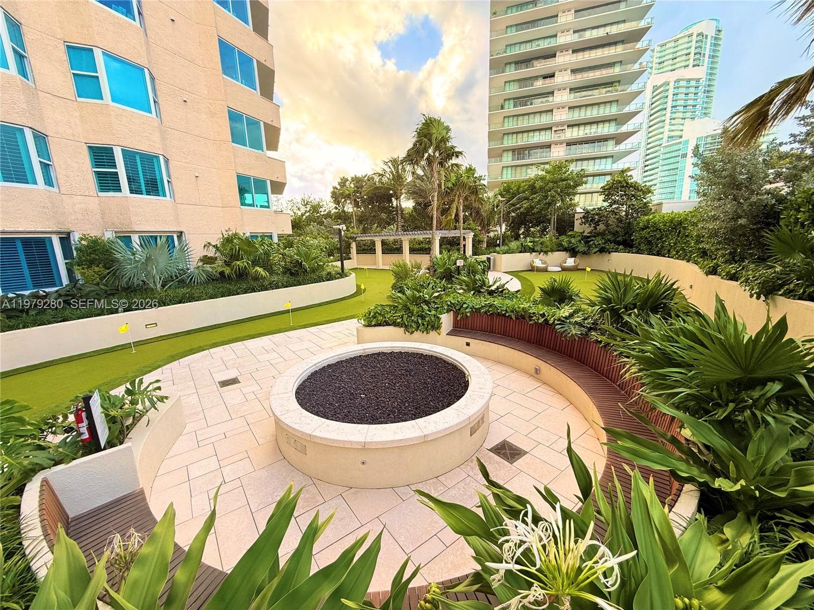 400 S Pointe Dr # 1910, Miami Beach FL 33139 — 47