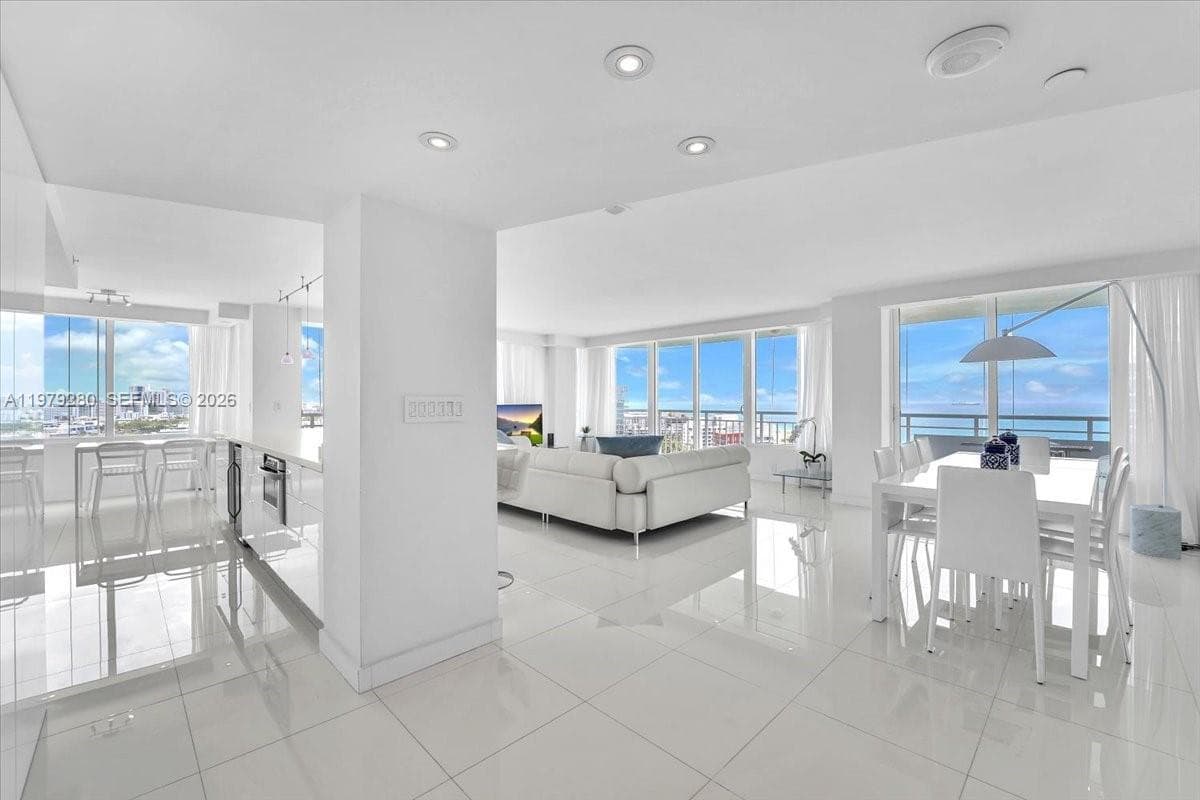 400 S Pointe Dr # 1910, Miami Beach FL 33139 — 10