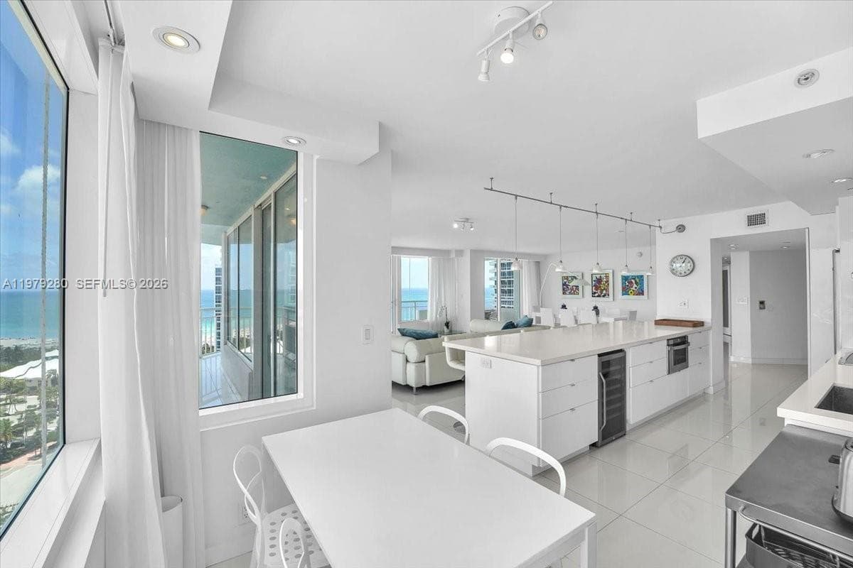 400 S Pointe Dr # 1910, Miami Beach FL 33139 — 21