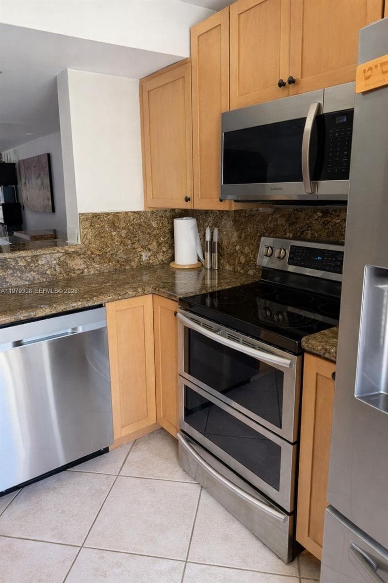 2661 NE 164th St # 40, North Miami Beach FL 33160 — 4
