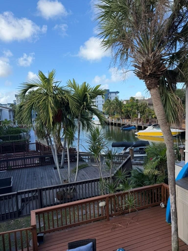 2661 NE 164th St # 40, North Miami Beach FL 33160 — 25