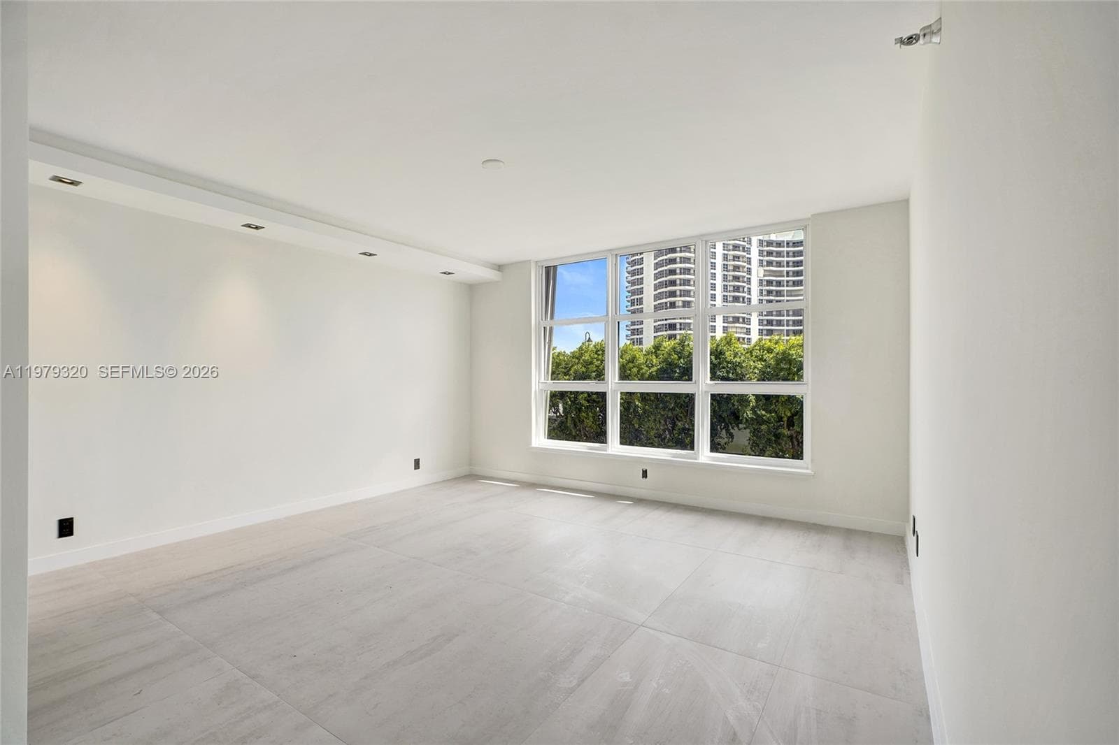 3530 Mystic Pointe Dr # 415, Aventura FL 33180 — 23