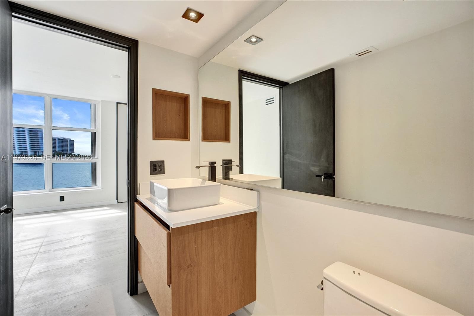 3530 Mystic Pointe Dr # 415, Aventura FL 33180 — 17