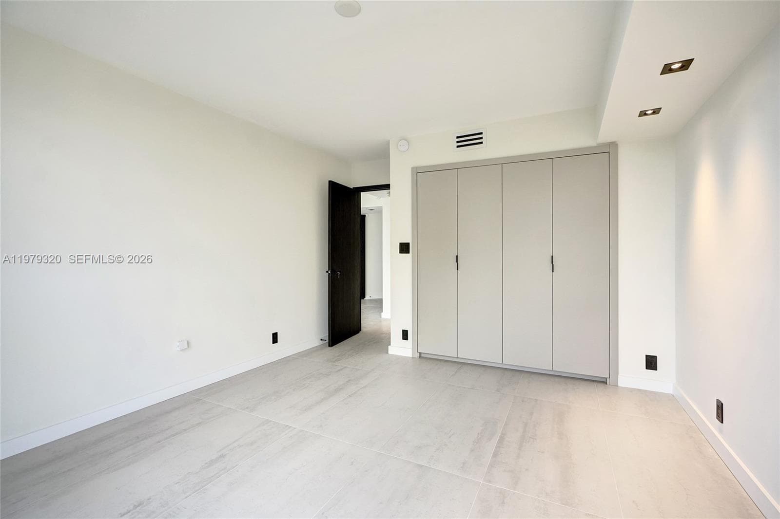 3530 Mystic Pointe Dr # 415, Aventura FL 33180 — 20