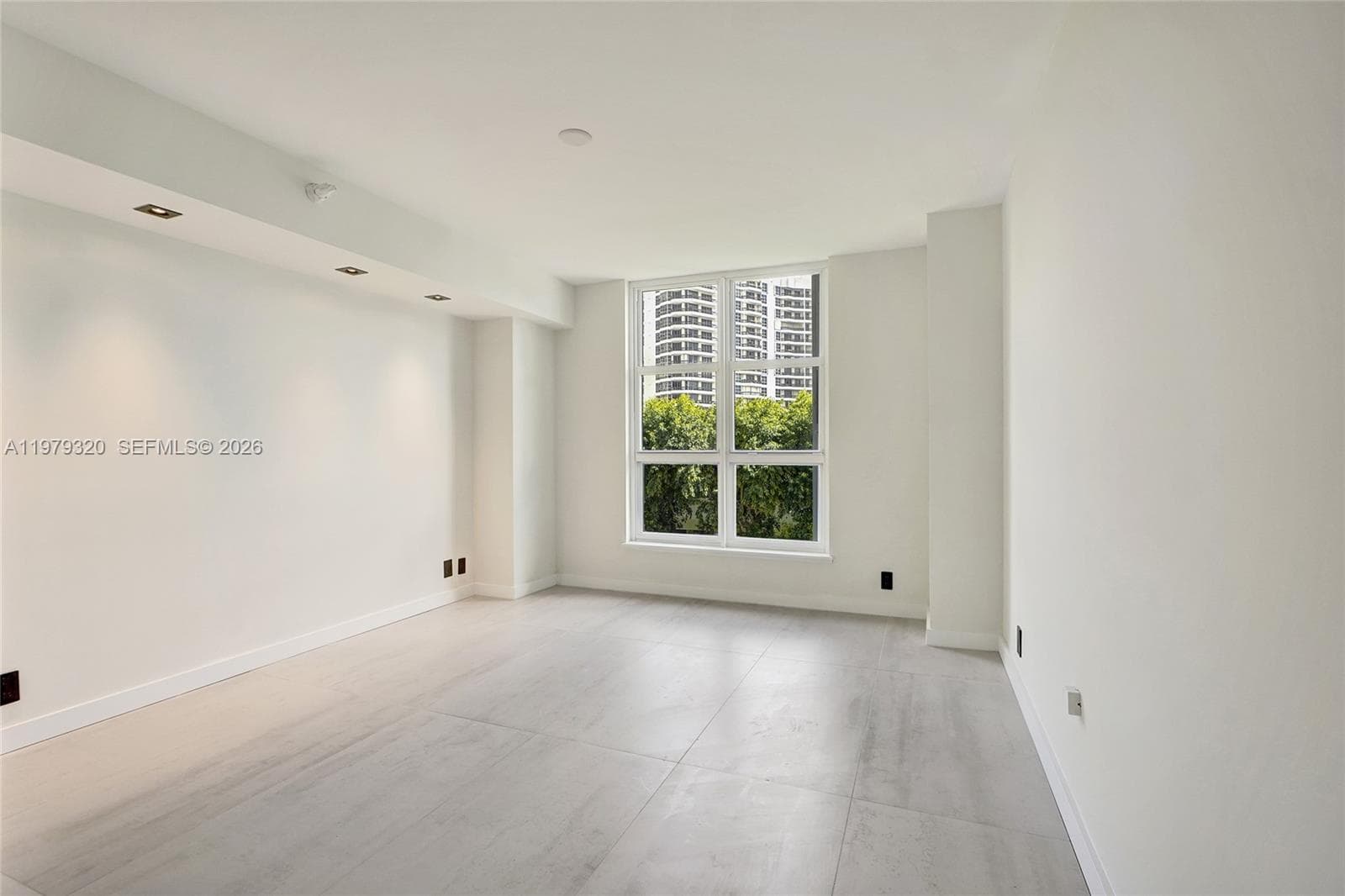 3530 Mystic Pointe Dr # 415, Aventura FL 33180 — 18