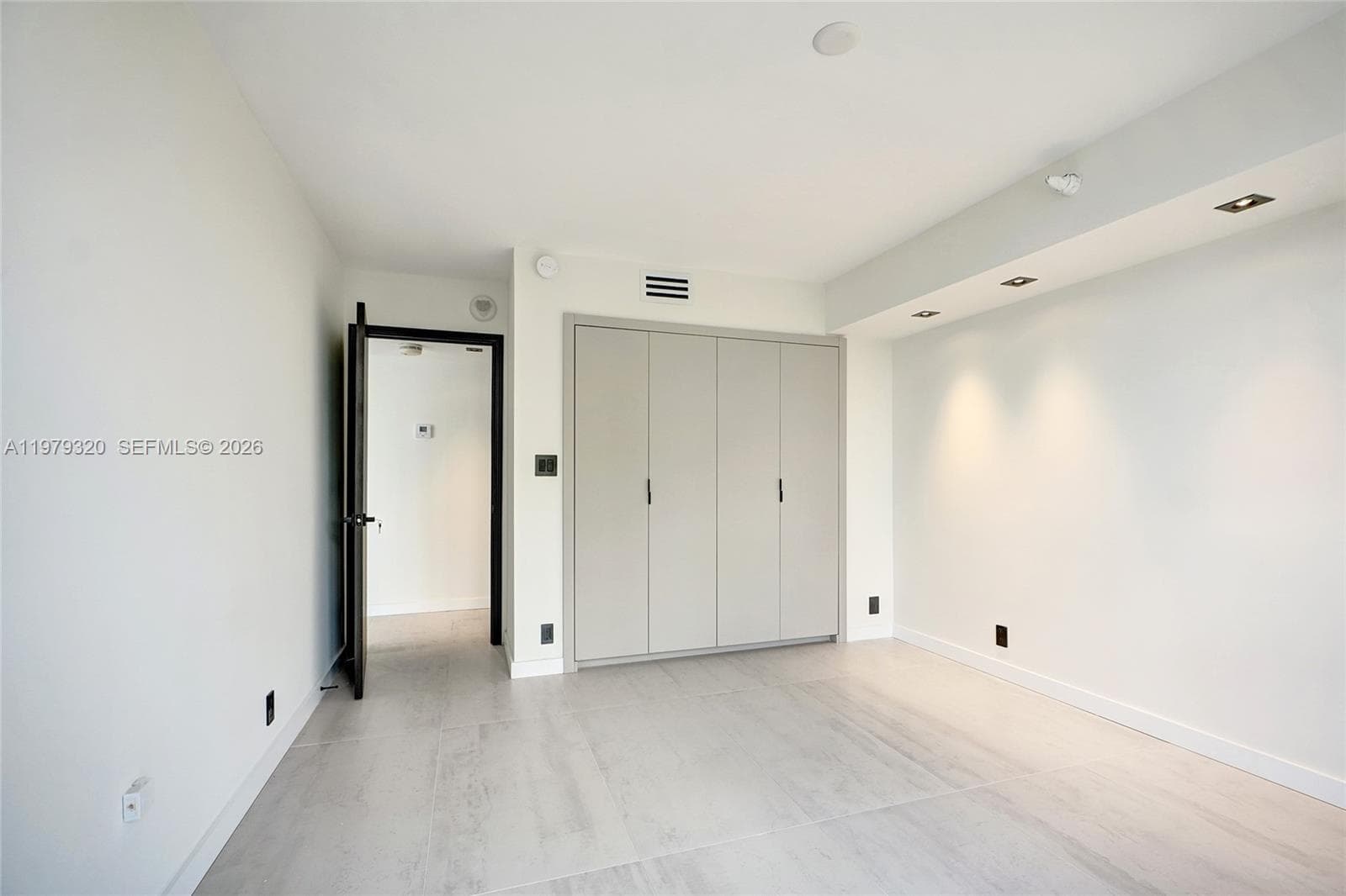 3530 Mystic Pointe Dr # 415, Aventura FL 33180 — 19