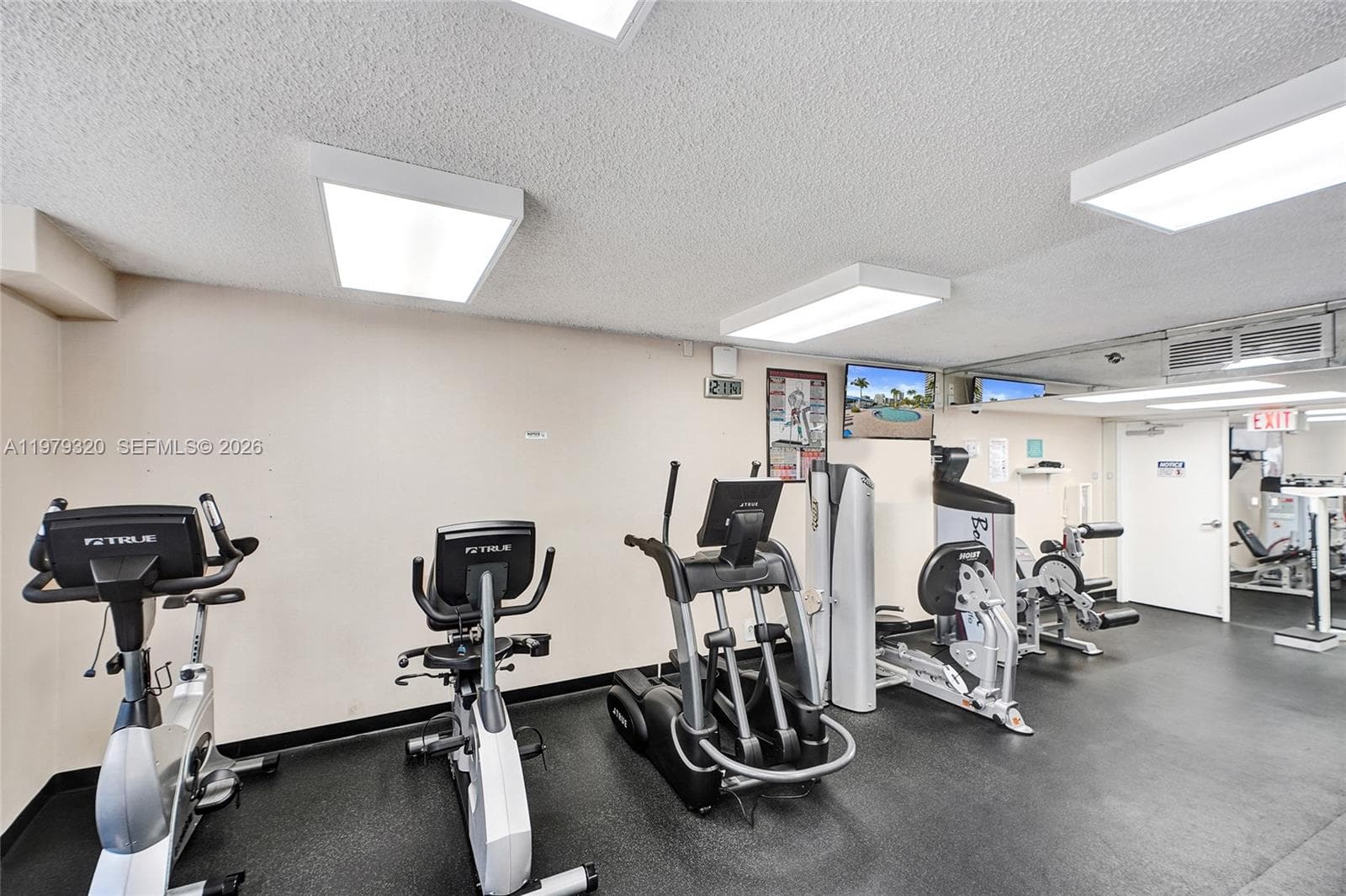 3530 Mystic Pointe Dr # 415, Aventura FL 33180 — 44
