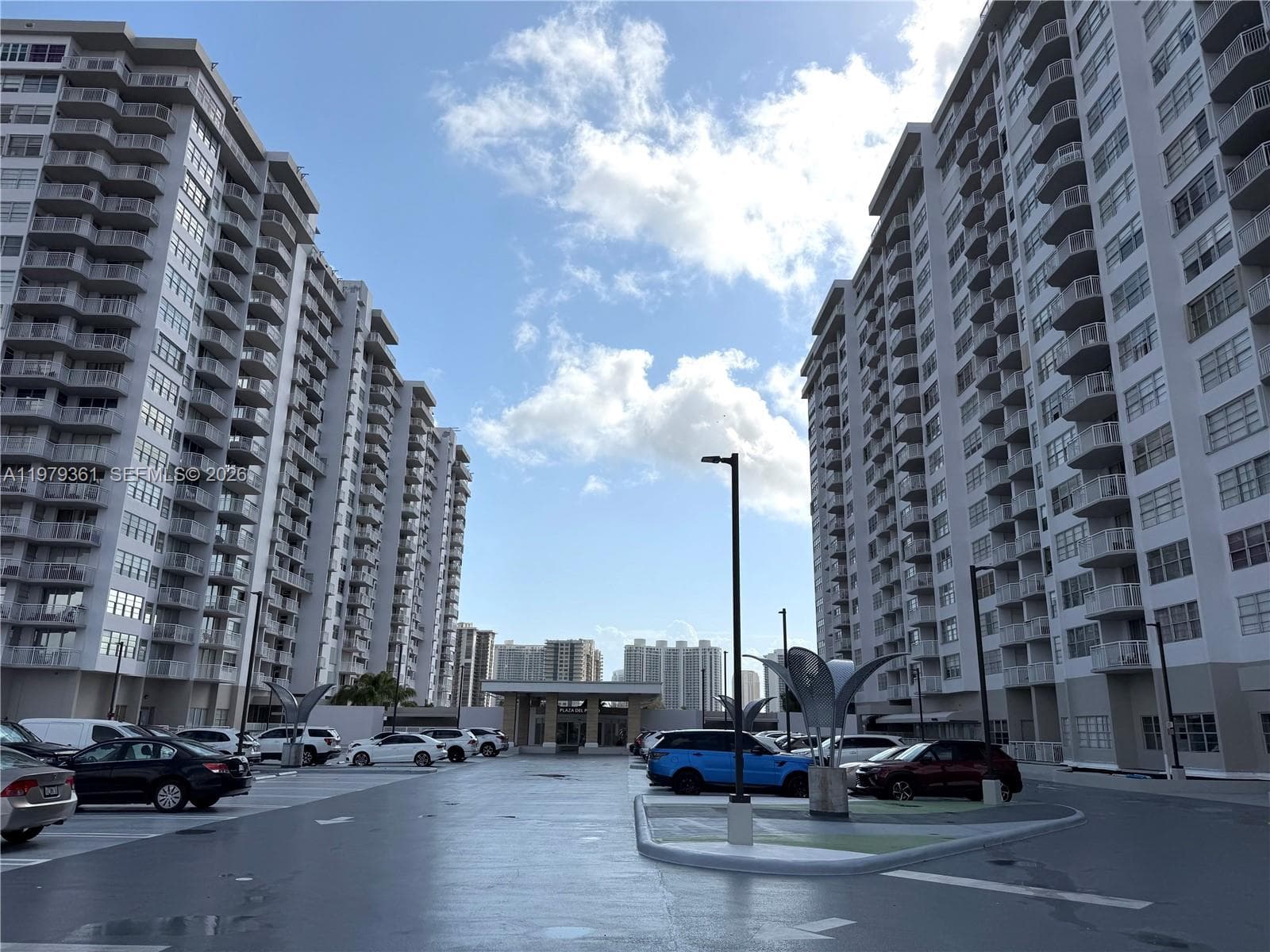 18031 Biscayne Blvd # 904, Aventura FL 33160 — 22