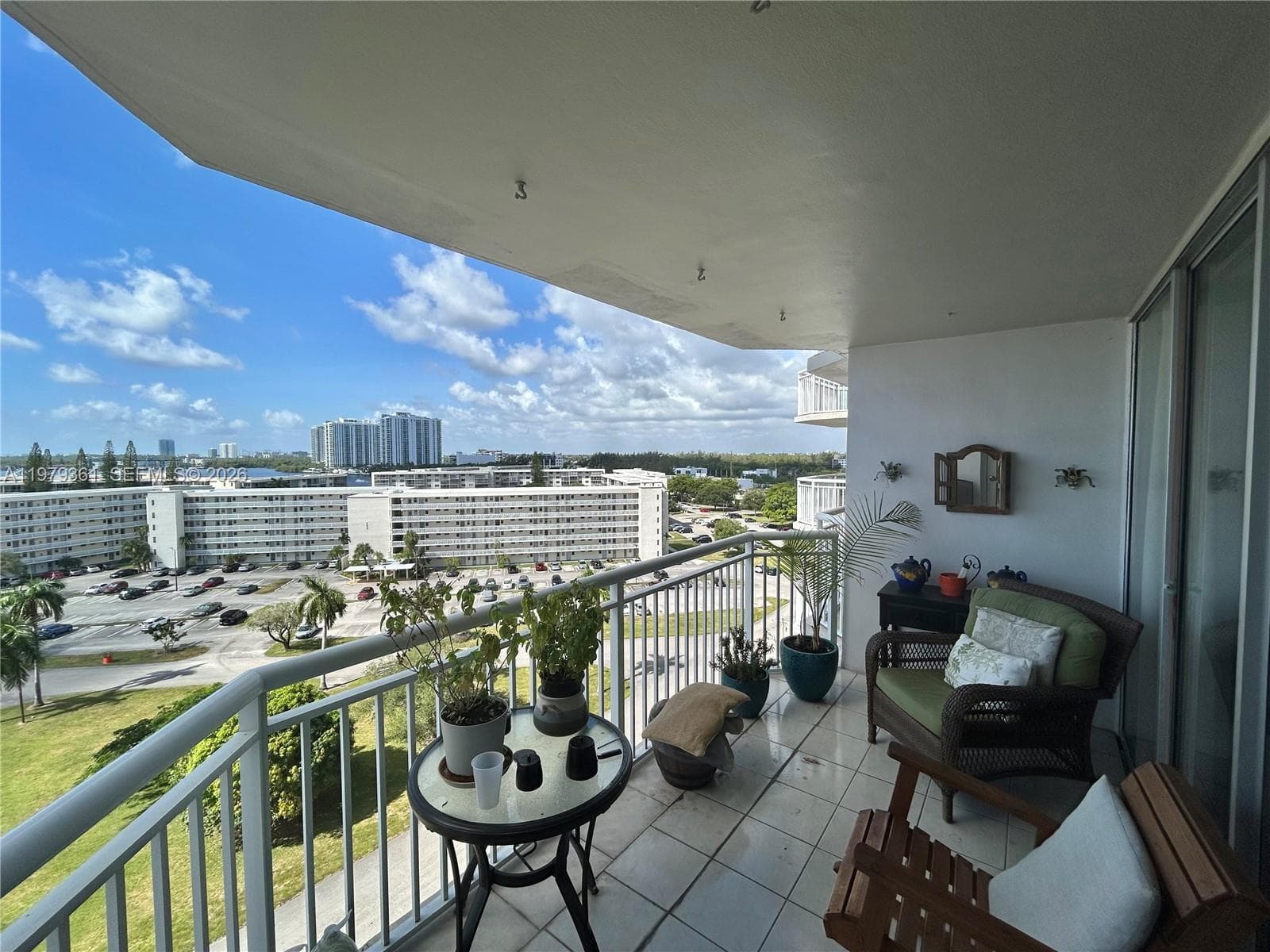 18031 Biscayne Blvd # 904, Aventura FL 33160 — 5