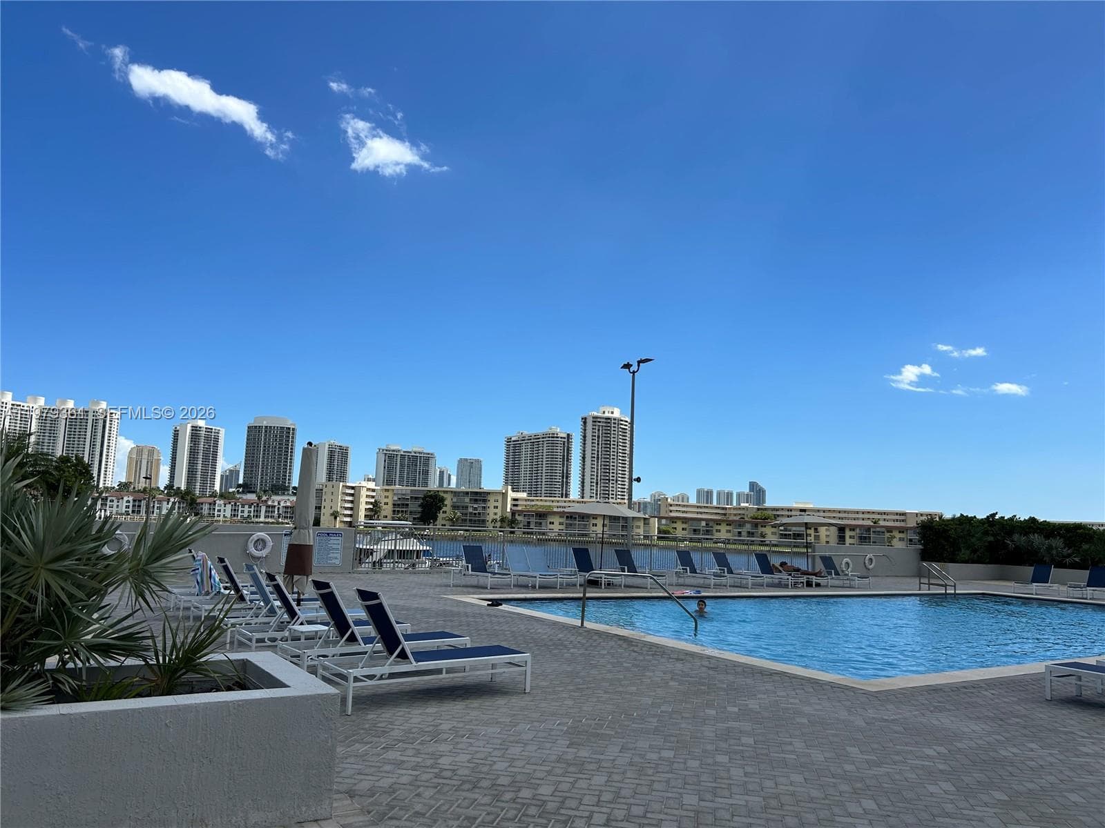 18031 Biscayne Blvd # 904, Aventura FL 33160 — 24