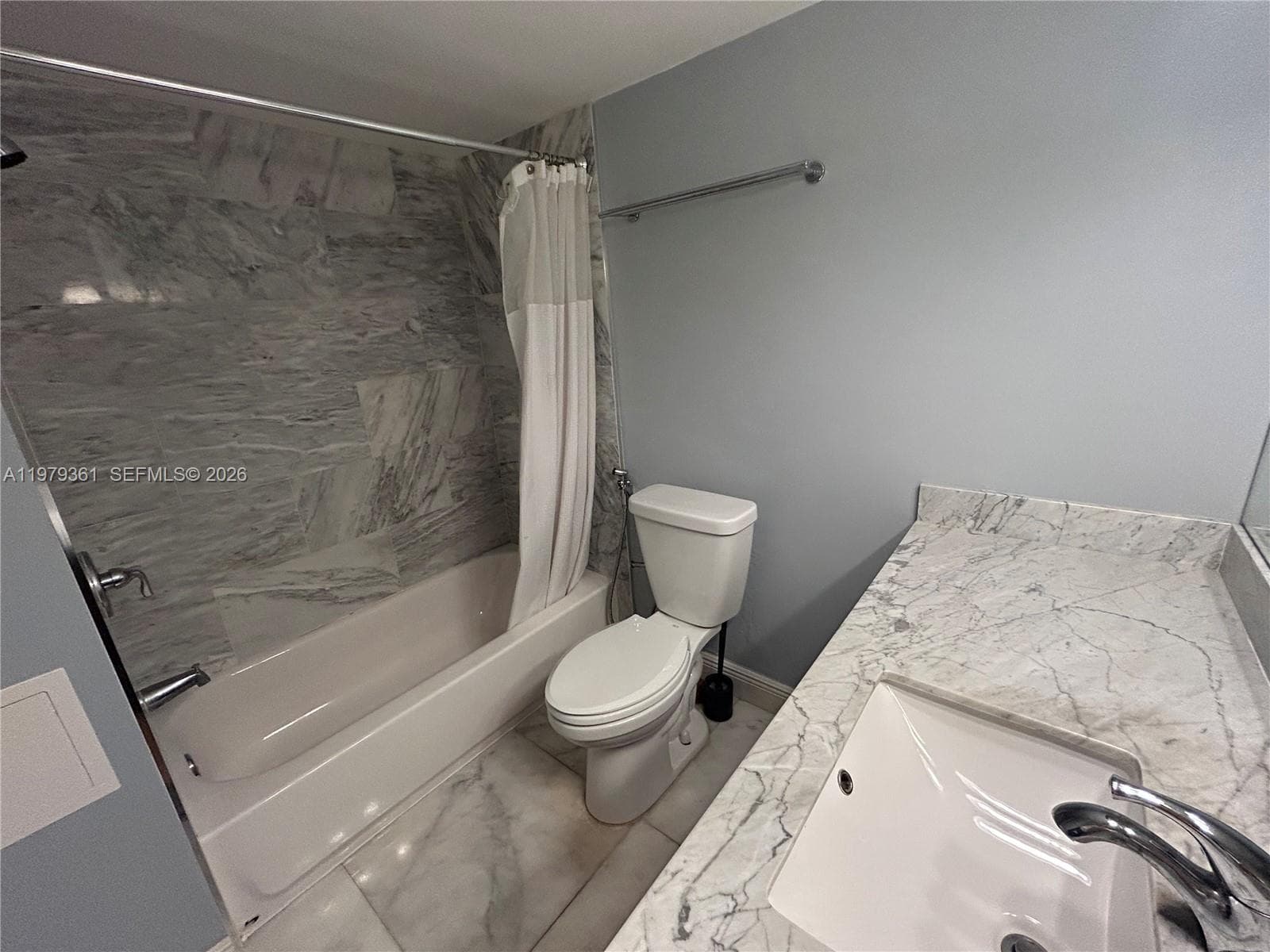 18031 Biscayne Blvd # 904, Aventura FL 33160 — 14