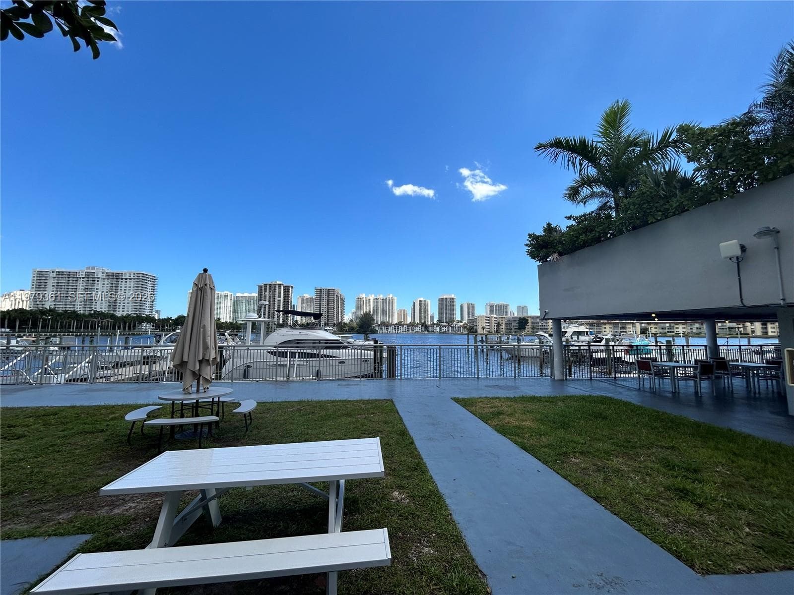 18031 Biscayne Blvd # 904, Aventura FL 33160 — 21
