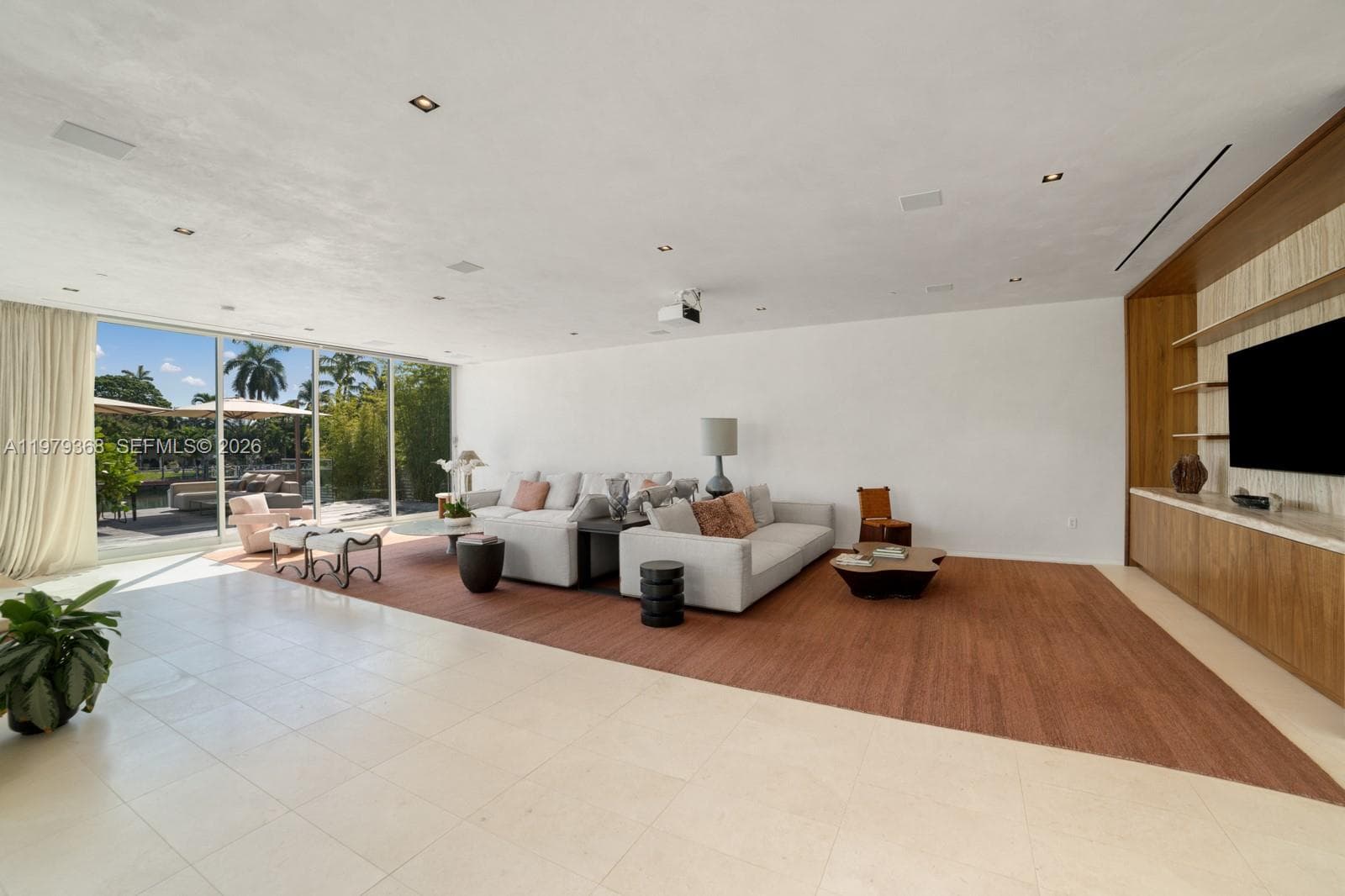 1051 W 48th St # 4, Miami Beach FL 33140 — 12