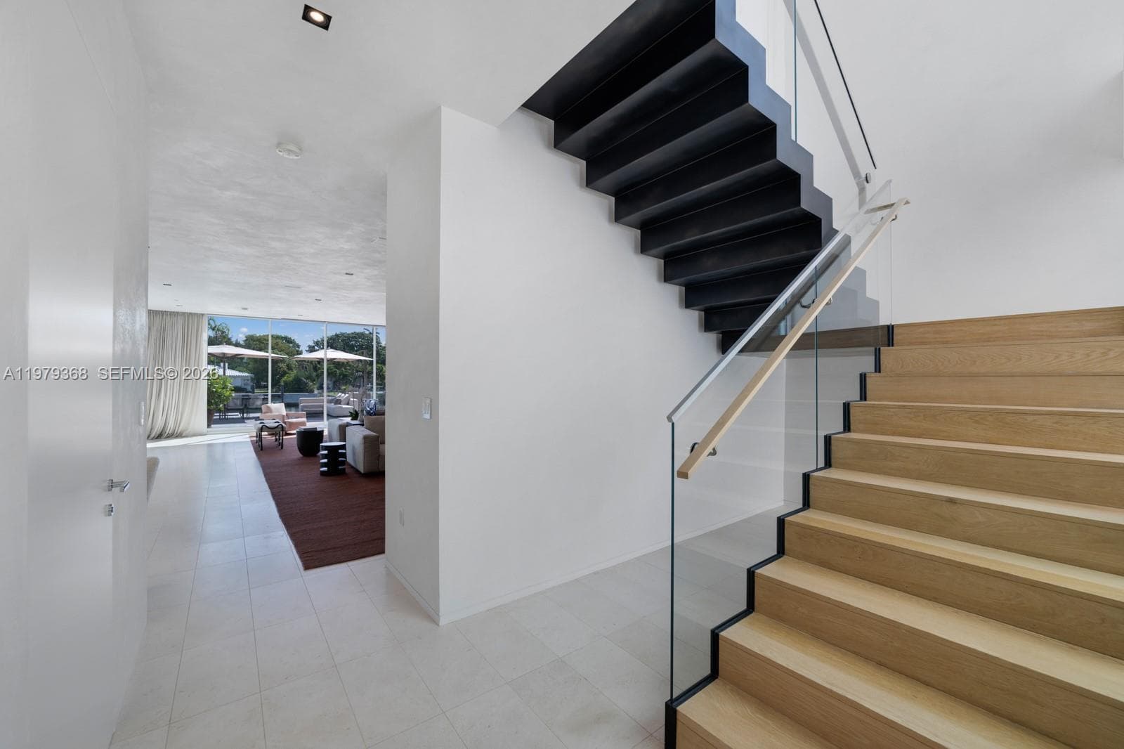 1051 W 48th St # 4, Miami Beach FL 33140 — 30