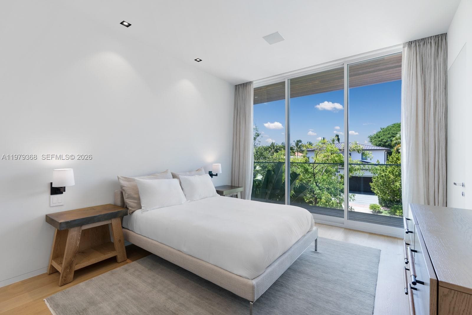 1051 W 48th St # 4, Miami Beach FL 33140 — 34