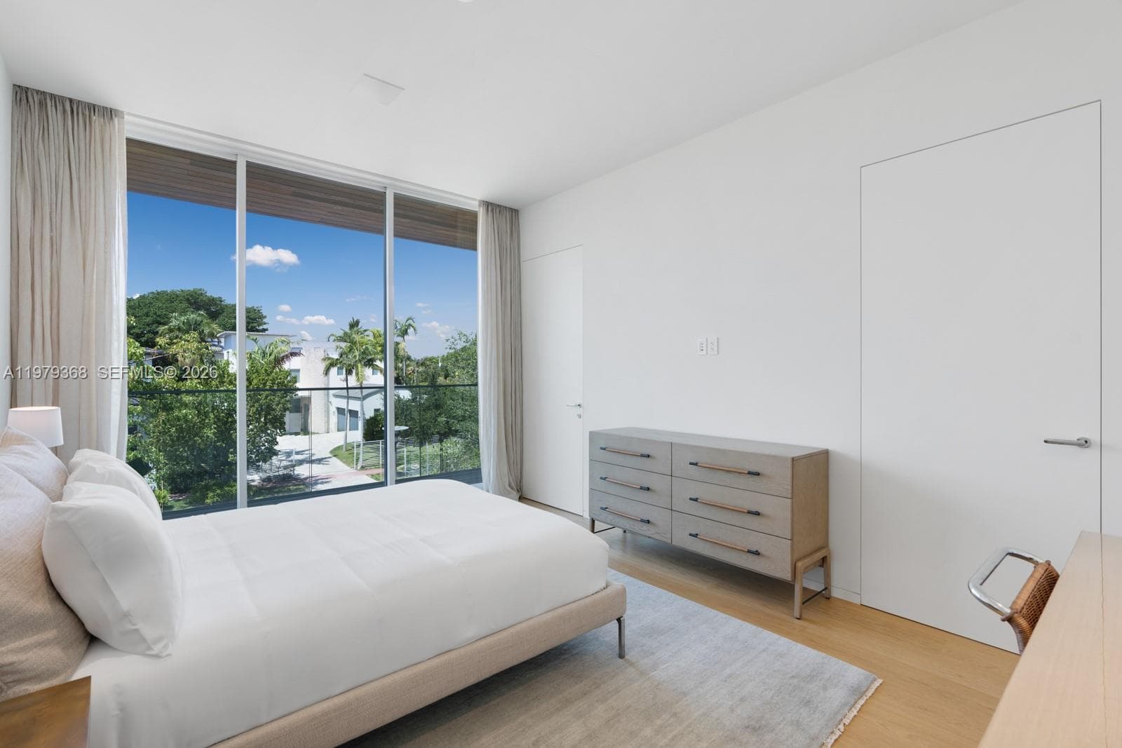 1051 W 48th St # 4, Miami Beach FL 33140 — 33