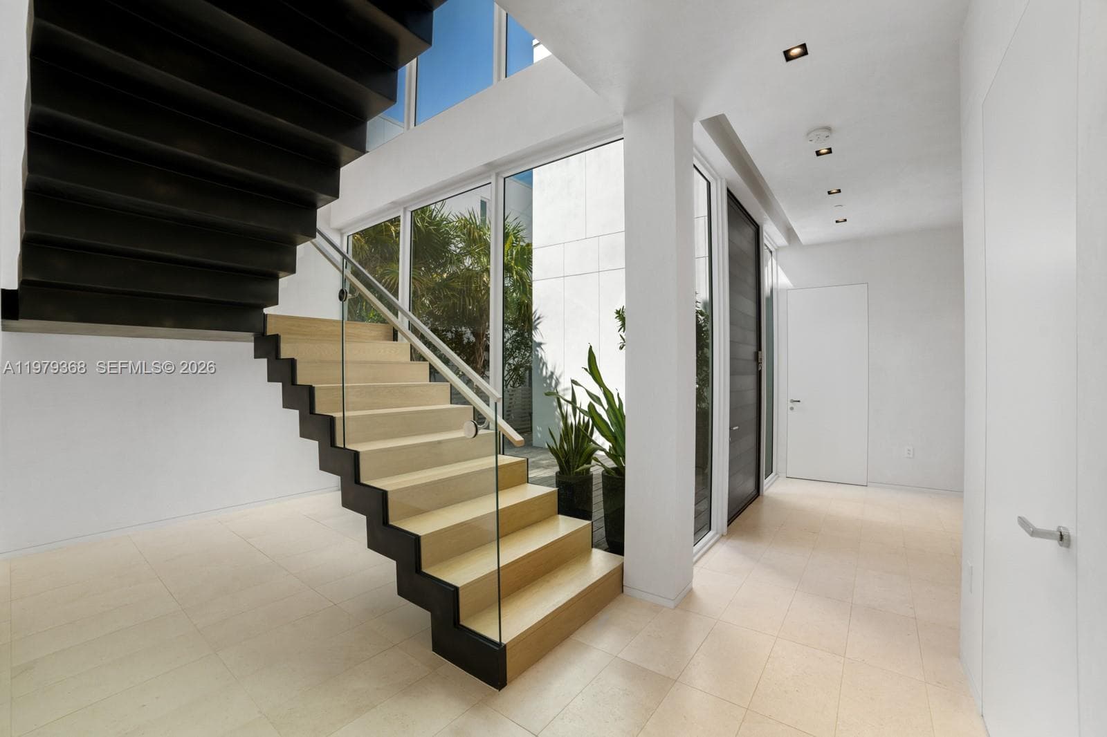1051 W 48th St # 4, Miami Beach FL 33140 — 29