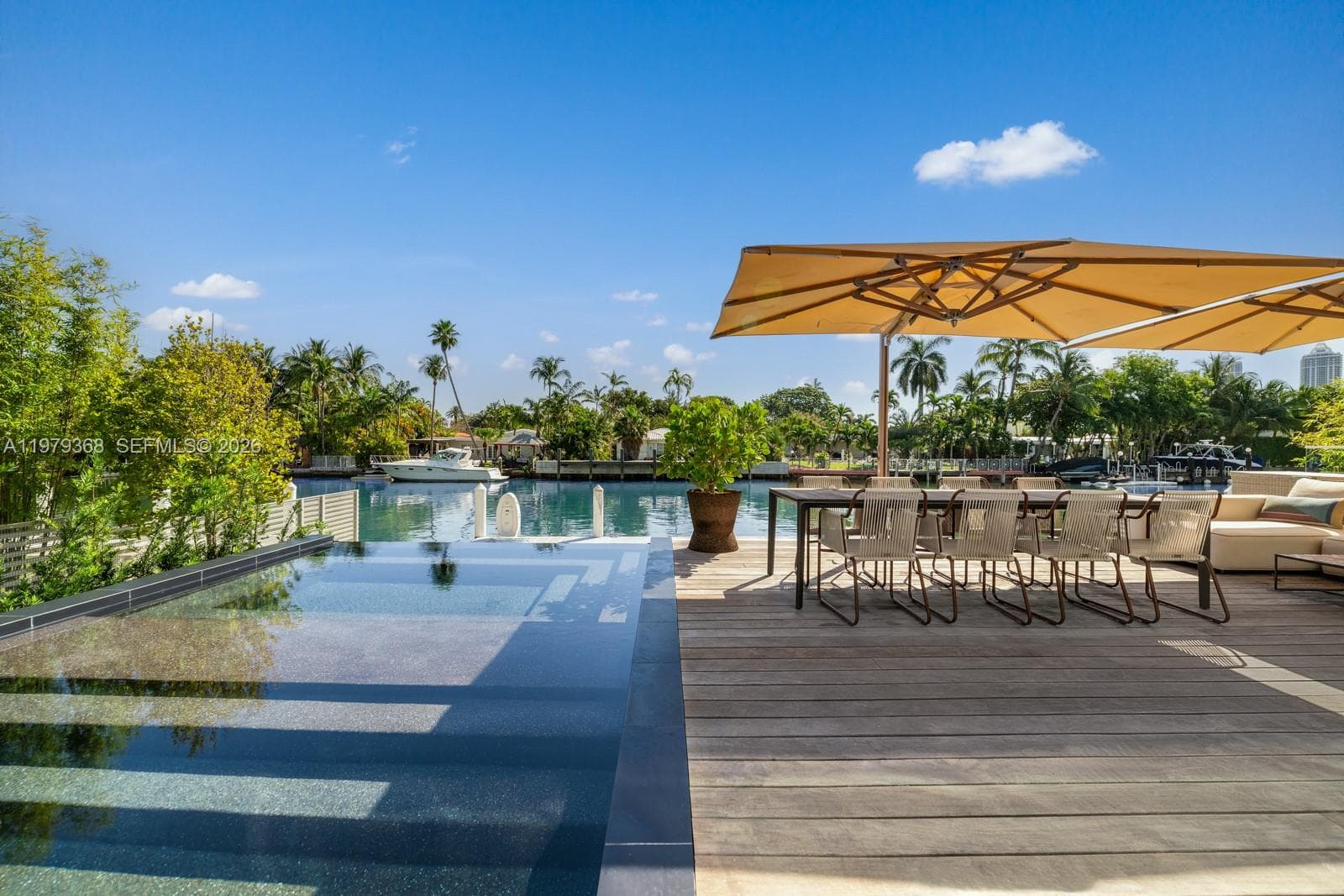 1051 W 48th St # 4, Miami Beach FL 33140 — 21