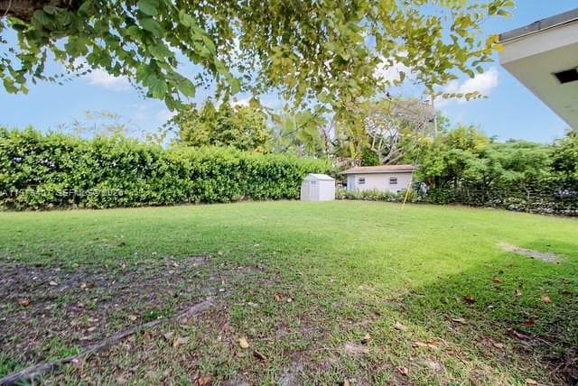7325 SW 98th Ct, Miami FL 33173 — 31