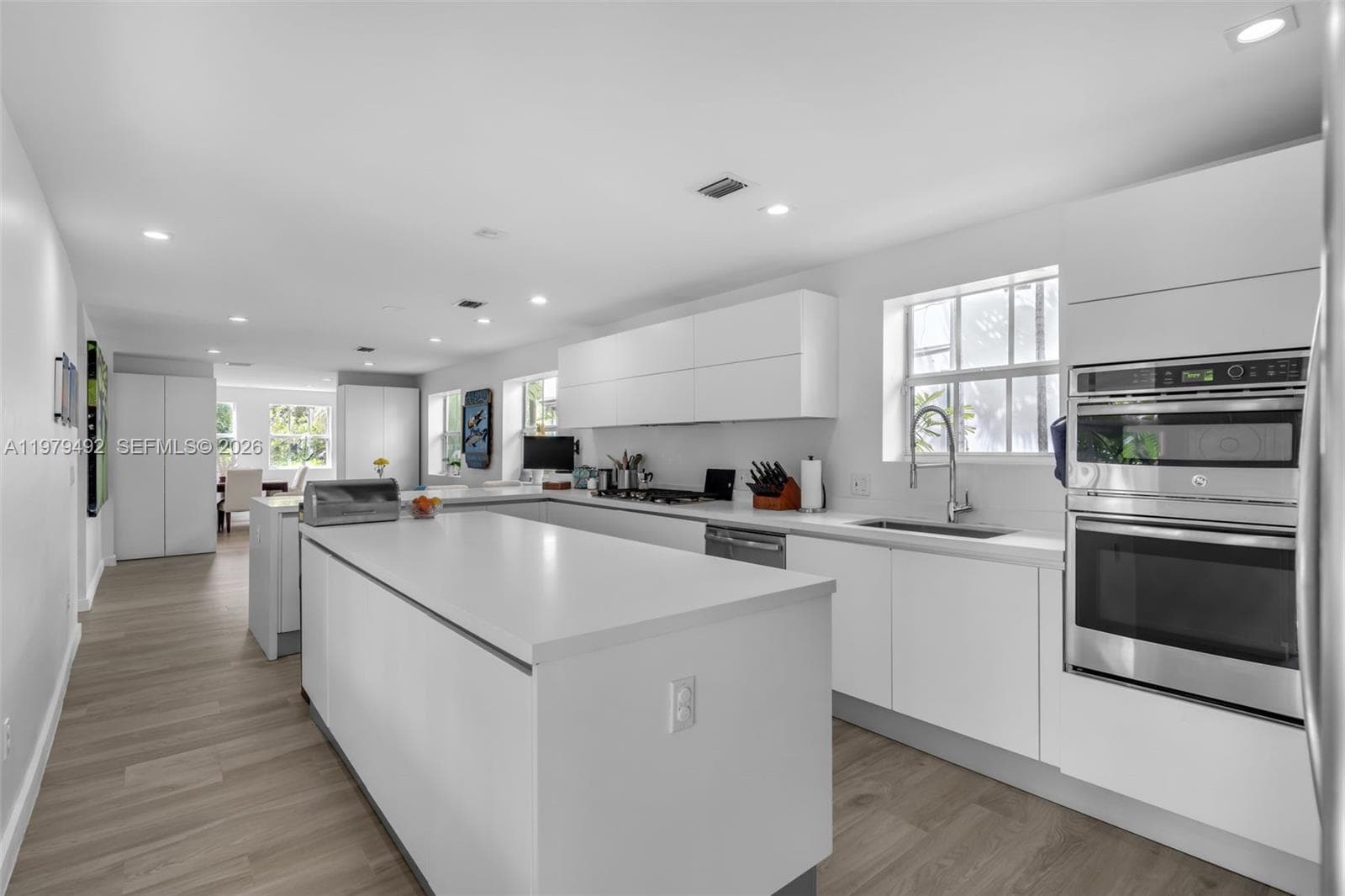 707 W 54th St, Miami Beach FL 33140 — 13