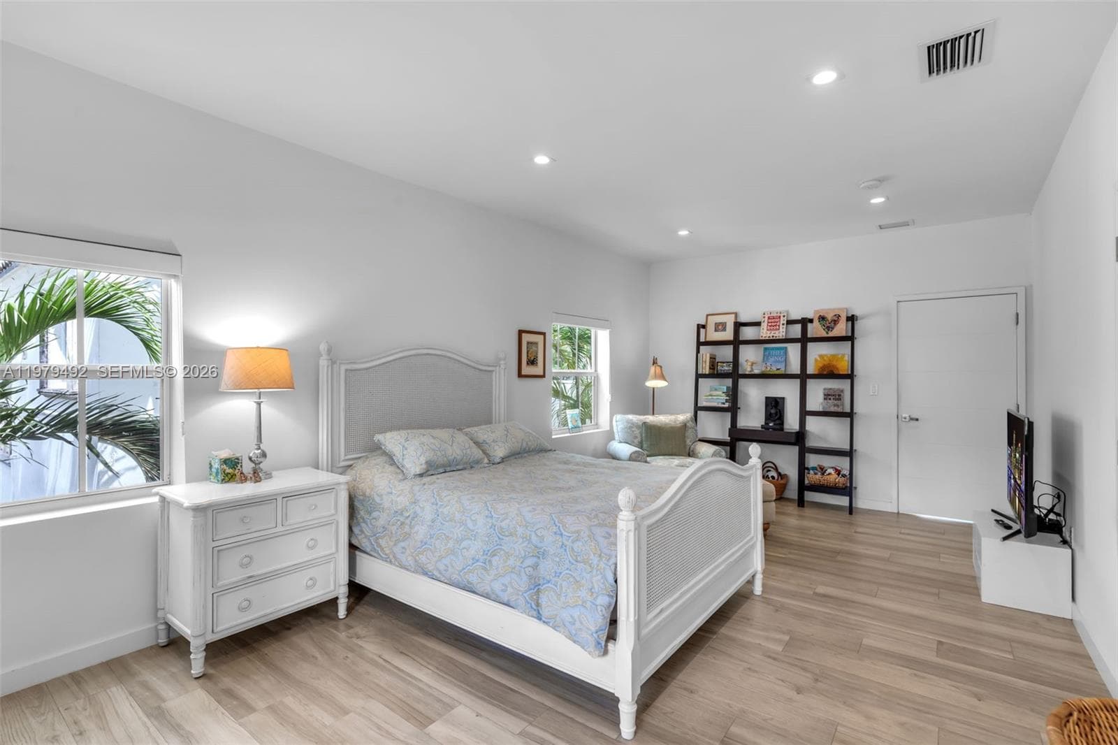 707 W 54th St, Miami Beach FL 33140 — 30