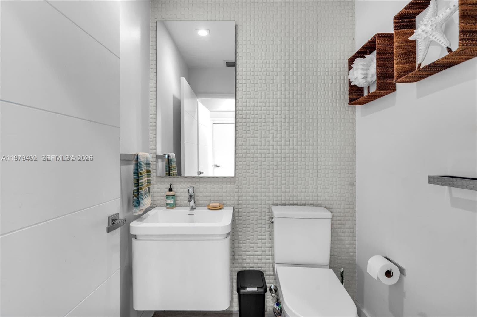 707 W 54th St, Miami Beach FL 33140 — 15
