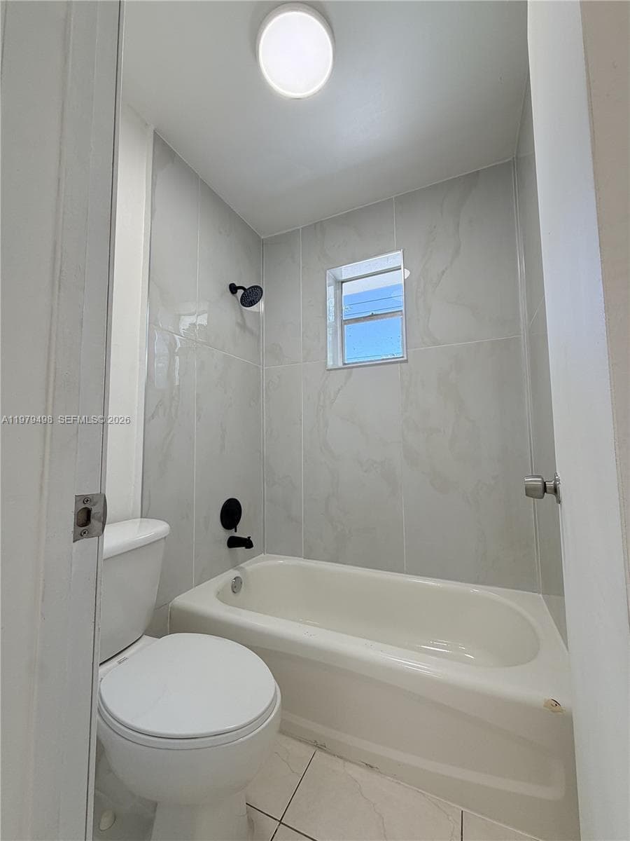 1525 NW 19th Ter # 15, Miami FL 33125 — 7