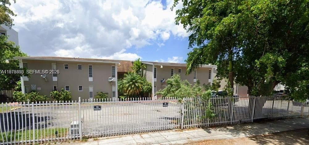 1525 NW 19th Ter # 15, Miami FL 33125 — 1