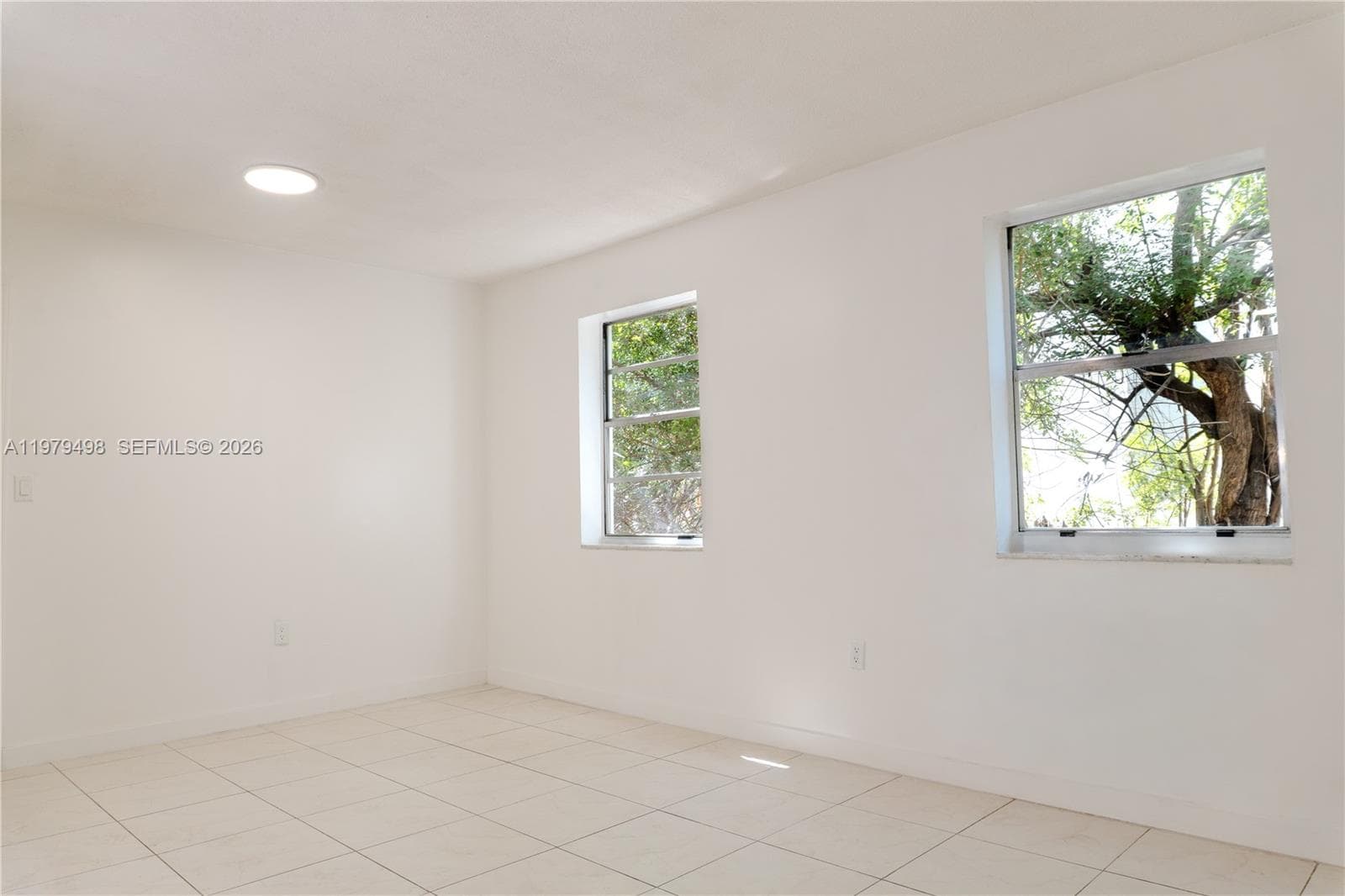 1525 NW 19th Ter # 15, Miami FL 33125 — 5