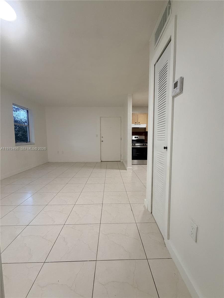 1525 NW 19th Ter # 15, Miami FL 33125 — 10